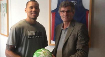 Στα «πράσινα» ο Άκερ!