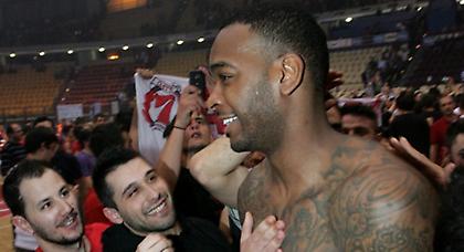 Πάουελ: «Ευλογία να κατακτήσω την Ευρωλίγκα με τον ΟΣΦΠ»