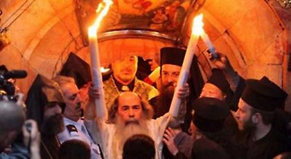 Στην Αθήνα έφτασε το Άγιο Φως