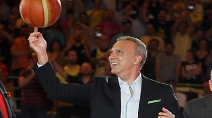 Ο Νίκος Γκάλης δεν είναι Θεός