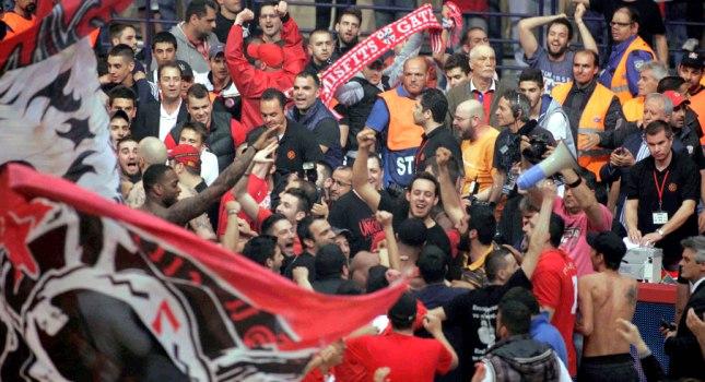 «Ερυθρόλευκη» υποδοχή στο Λονδίνο!