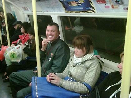 Mind the gap, Σάρας