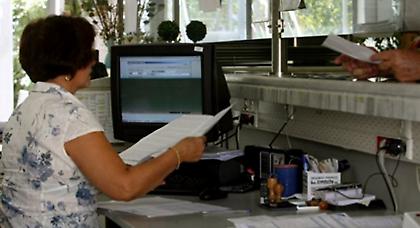 Νέες μειώσεις μισθών για ένα εκατομμύριο εργαζόμενους