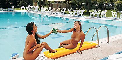 Ξενοδοχείο γυμνιστών στη Ρόδο