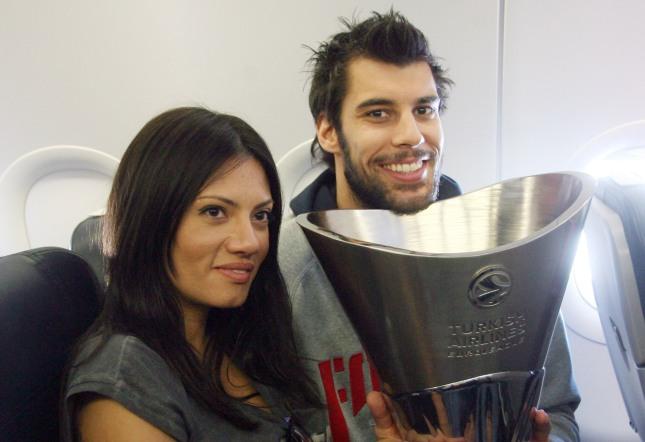 Τα επινίκια των Πρωταθλητών στο αεροπλάνο (video)