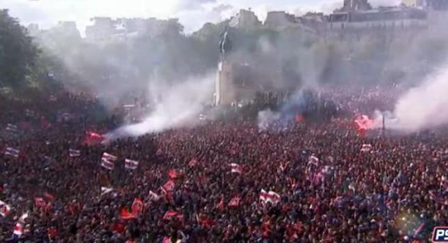 «Κάηκε» το Παρίσι! (pics/vids)