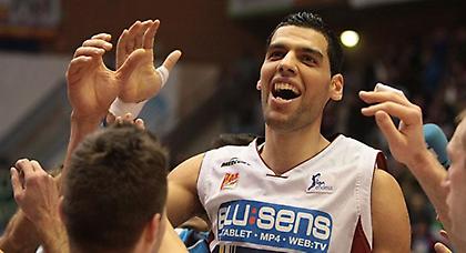 Καλύτερος ανερχόμενος ο Μέζρι