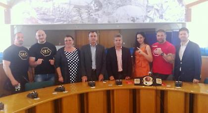 Κάλεσμα στον κόσμο