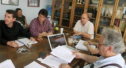 Καθηγητές : Ψηφίζουν απεργία αν και επιστρατευμένοι