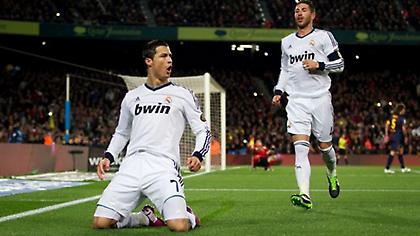 FC: «Ποια πήγε κι άπλωσε τα ρούχα στην ταράτσα»;