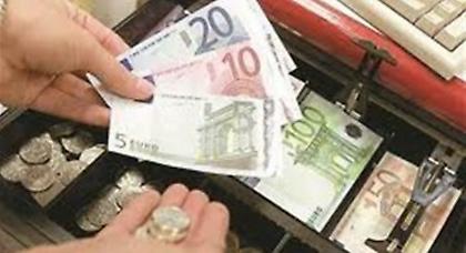 Περισσότερους φόρους από τους ελεύθερους επαγγελματίες ζητά η Τρόικα