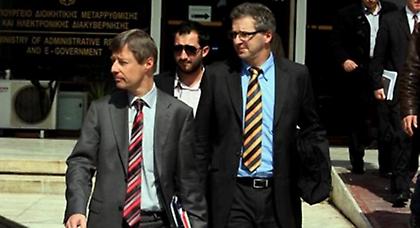 Παράταση για τις πρώτες 2.000 αποχωρήσεις από το Δημόσιο δίνει η τρόικα