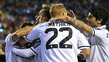 Της πέταξε το… μπαλάκι