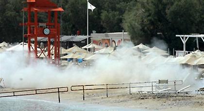 Eλεγχόμενη έκρηξη στην πλαζ Βουλιαγμένης