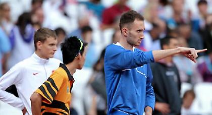 Στο Πεκίνο Μπανιώτης, Τσάκωνας