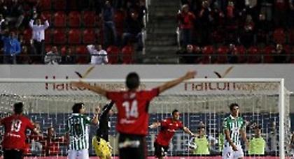 Δούλεψε και για άλλους…