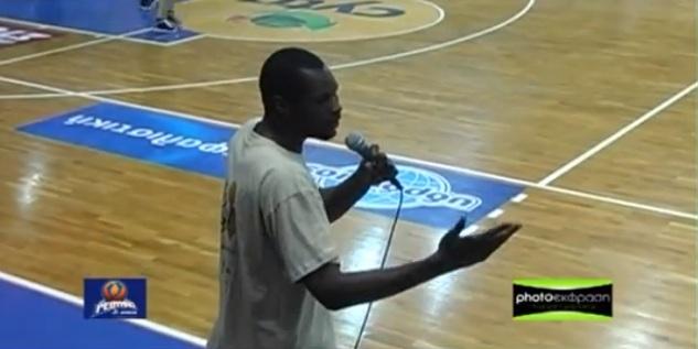 Ο Πέτγουεϊ ξανατραγουδάει (video)