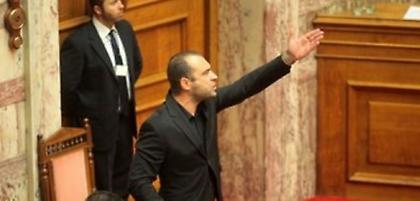 Δεν εξευτελίζουν τη Βουλή μόνο οι Χρυσαυγίτες. Μην κοροϊδευόμαστε…