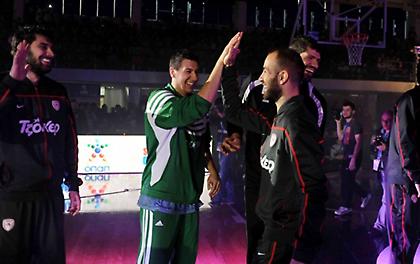 FC: Με τον Μήτσο, τον Βασίλη, τον Στράτο και τ’ άλλα παιδιά...