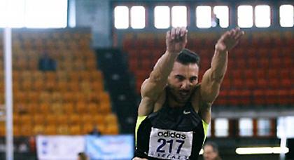 Ξεκινάει από τα «Παπαφλέσσεια»