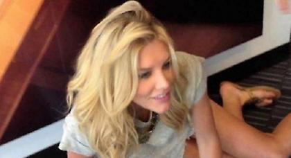 Η ξανθιά δημοσιογράφος που αναστάτωσε το ΝΒΑ