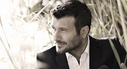 Συναυλία αλληλεγγύης από τον Γιάννη Πλούταρχο και τον Δήμο Νίκαιας