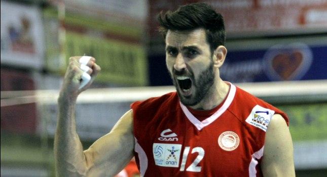 Ανακοίνωσε Καλντέιρα, ανανέωσε με Σμαραγδή