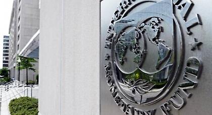 Καθυστερημένη και περιορισμένη η αναδιάρθρωση του ελληνικού χρέους