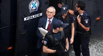 Αποχωρεί από το δικαστήριο ο Άκης Τσοχατζόπουλος