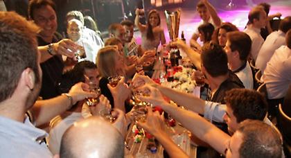 Το γλέντησε ο νταμπλούχος Ολυμπιακός (pics)