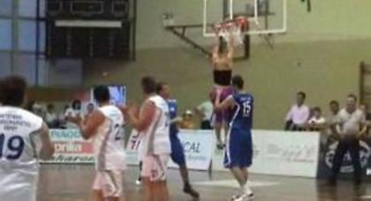 Το κάρφωμα της Δεβετζή (video)