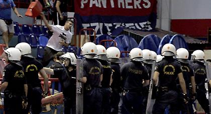 Μία σύλληψη, δύο αστυνομικοί τραυματίες