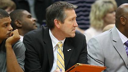 Αναλαμβάνει τους Σανς ο Χόρνατσεκ