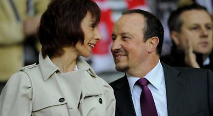 «Ξεσπάθωσε» η… γυναίκα του Μπενίτεθ! (pic)