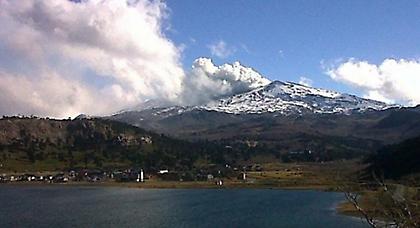 Βρυχάται ηφαίστειο στη Νότια Αμερική