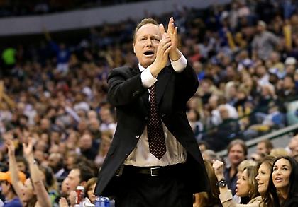 Το δεξί χέρι του Πόποβιτς στον πάγκο των Χοκς