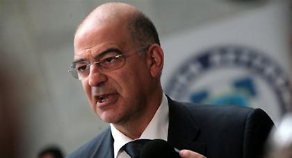 Εντολή Δένδια για επανεξέταση των αδειών οπλοφορίας των βουλευτών