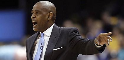 Ο Ντρου στον πάγκο των Μπακς