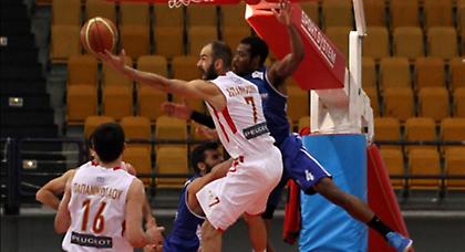 Με τις… σκούπες στο χέρι