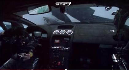 Δεν το έχει με την οδήγηση ο Νιούι