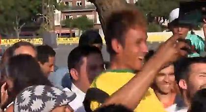 Τσάμπα… αποθέωση (video)