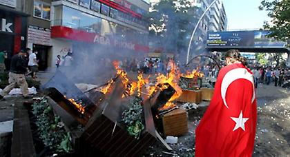 Σύλληψη 24 Τούρκων επειδή υποκίνησαν διαδηλώσεις μέσω... twitter