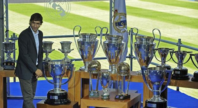 Ξανά με τη φανέλα της Ρεάλ ο Ραούλ