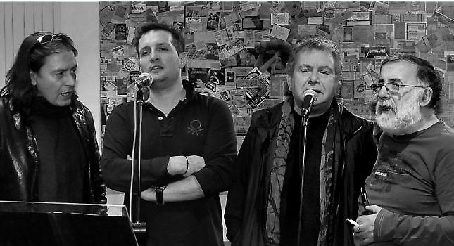 «Πάντα γελαστοί και γελασμένοι...»