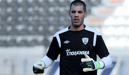 Τρελός παπάς τον βάφτισε; Μπα…