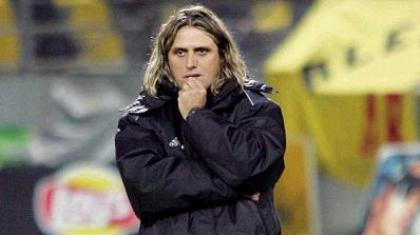 Θέλει τον Όγιος για τους Νέους