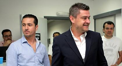 Αυτούς που ξέρει καλά…