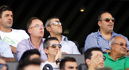 Θα περιμένουν να γυρίσει από τη Ζάμπια