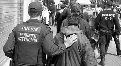 Τους πιάνουν στην Ομόνοια και τους αφήνουν στην Ανάβυσσο!