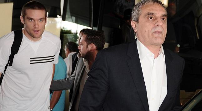 Χωρίς προβλήματα και Γιαννακόπουλο η άφιξη στο ΣΕΦ (Web TV)